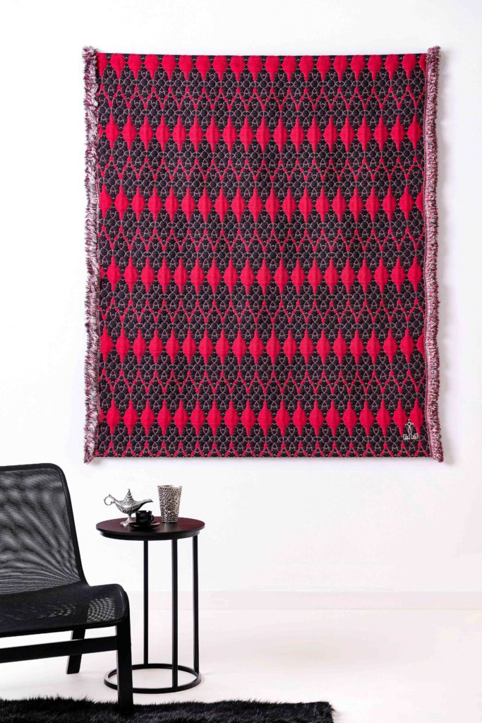 Halle Design Home textile Wall hanging frontal black red chair